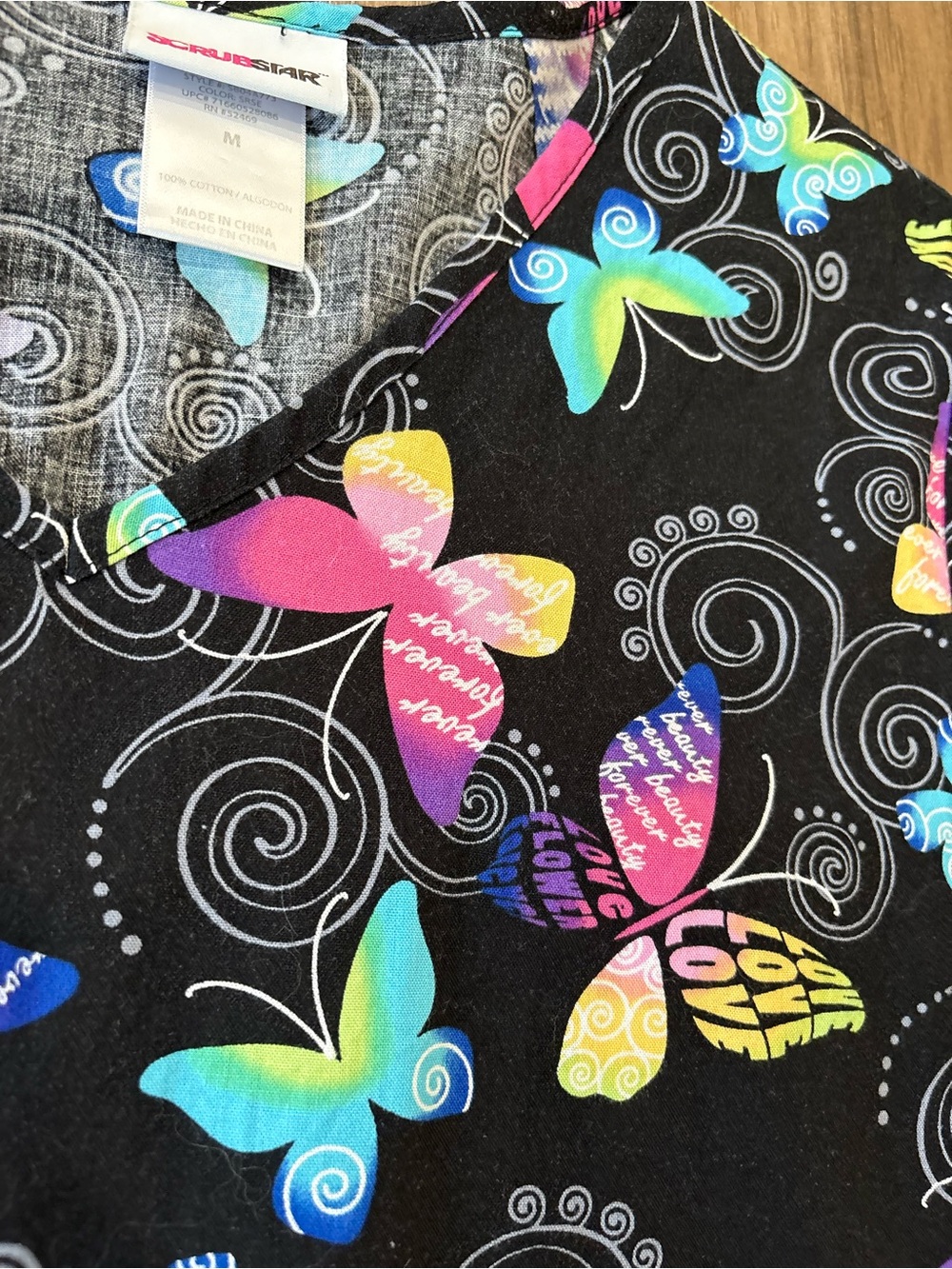 Butterfly Scrub Tops - Picture 6 of 7